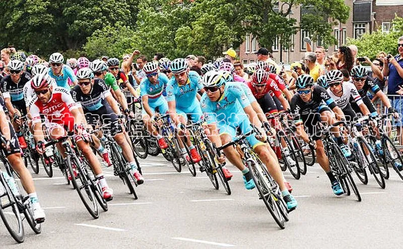 ：运动赛事直播摄影机的操作与技巧